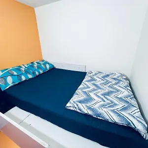Homestay Moon Backpackers Burjman Exit 2, Family Partitions, Loft Partitions, 