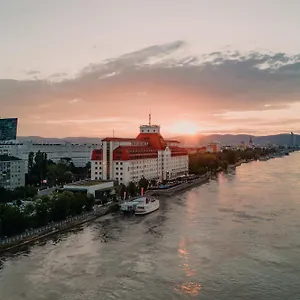 Hilton Waterfront Wien