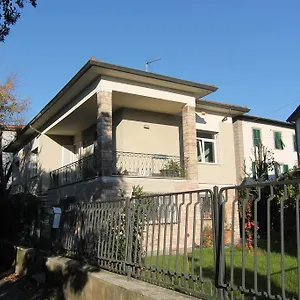 https://robins-nest.it-tuscanyhotel.com